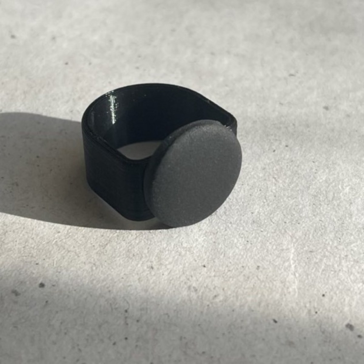 COZI ROUND BLACK